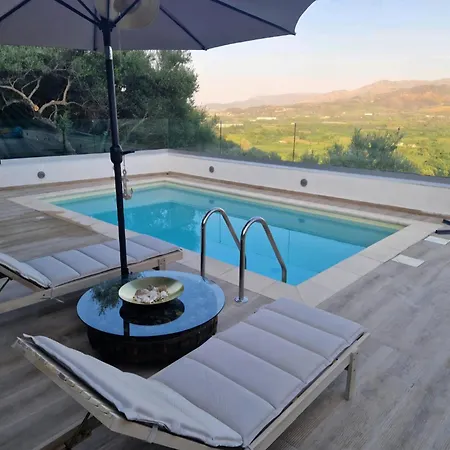 With View In Countryside - Private Pool